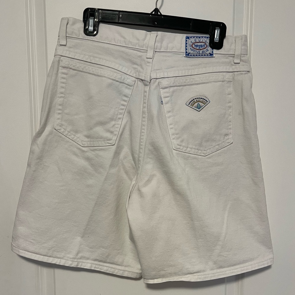 VNTG 90s Levi’s Native Blue High Waisted White Denim Shorts